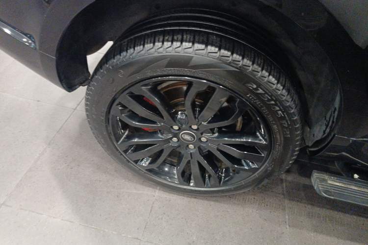 Used Land Rover Range Sport 2022 3.0 L6 YAO Black Edition Right Rear Wheel Hub