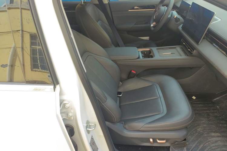 Used Wuling Xingguang 2025 150 km Smart Pilot Version Right Front Seat