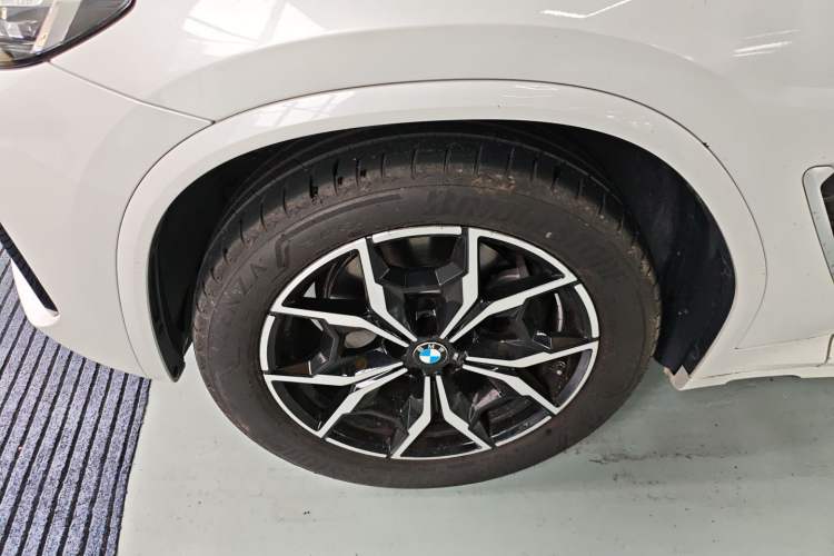 Used BMW X3 2023 xDrive25i M Sport Package Left Front Wheel Hub