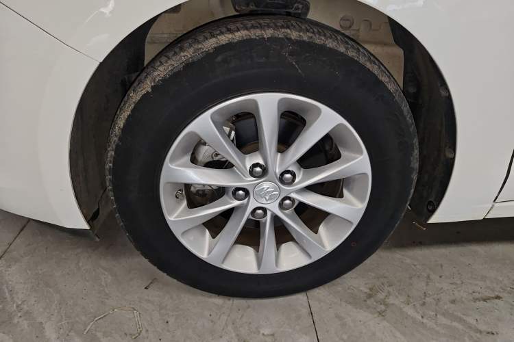 Used Buick GT 2019 15T Dual-Clutch Advanced Version China VI Standard Left Front Wheel Hub