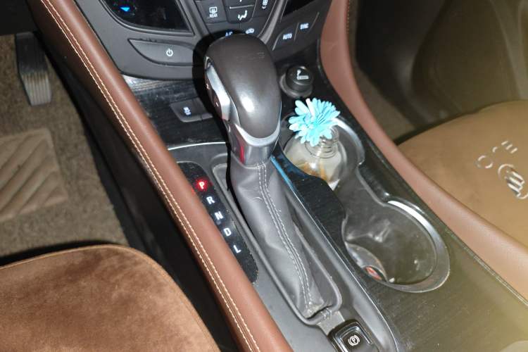 Used Buick Envision 2019 20T Two-Wheel Drive Luxury Version China VI Standard
