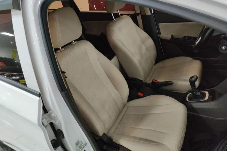 Used Baojun 310W 2017 1.5L Manual Comfort Version China VI Emission Standard