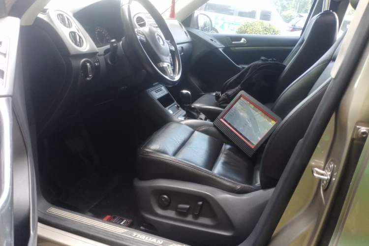 Used Volkswagen Tiguan L 2015 1.8TSI Automatic All-Wheel-Drive Luxury Model
