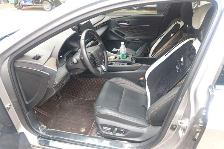 Used Toyota Avalon 2024 Dual-Engine 2.5L XLE Premium Edition