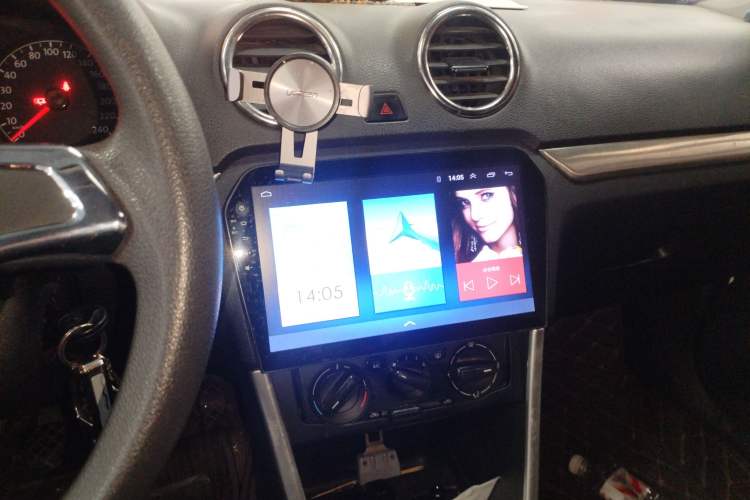 Used Volkswagen Jetta 2015 Value Edition 1.6L Manual Fashionable Style Audio And AC Panel