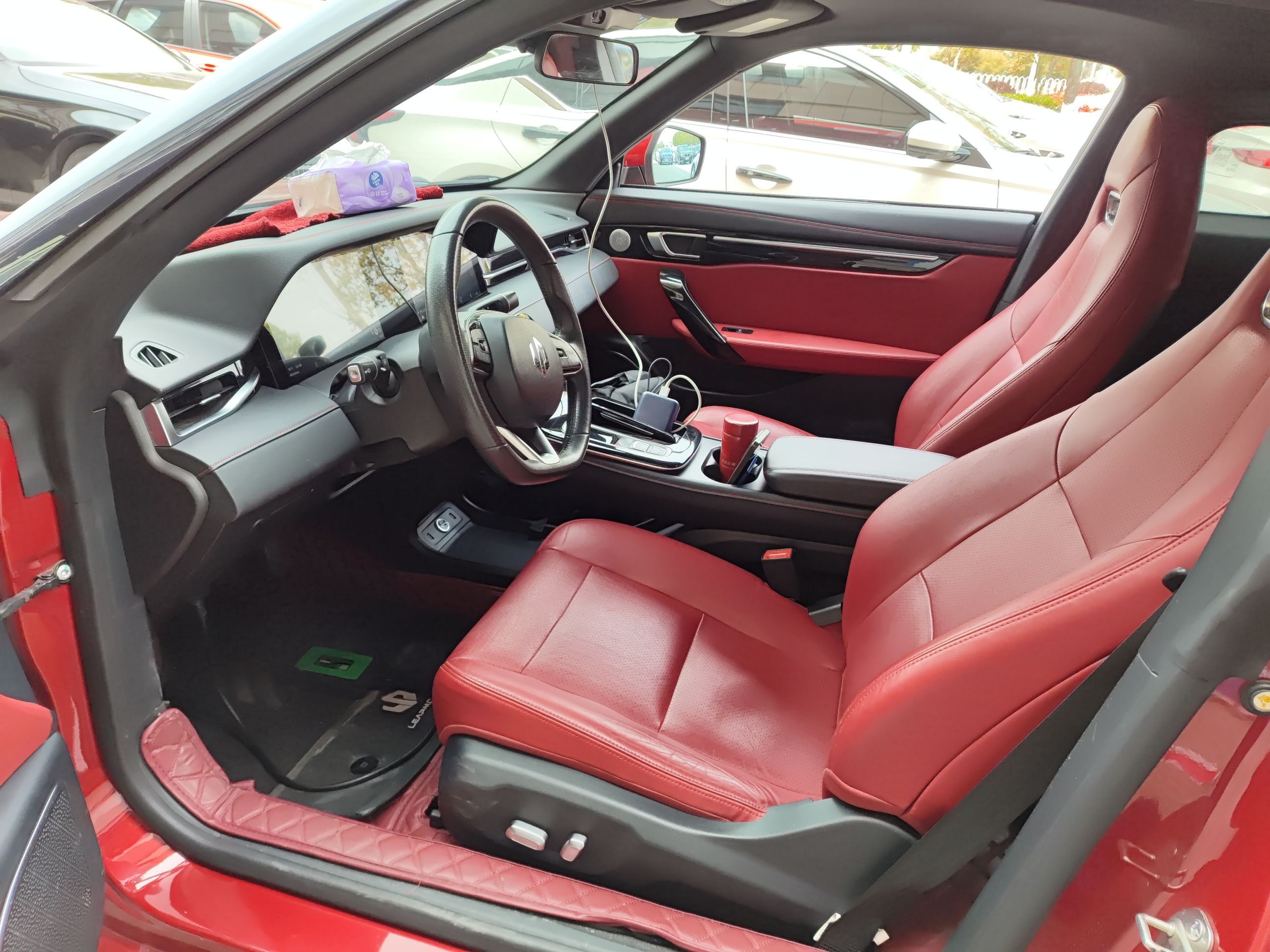 Переднее сиденье в автомобиле