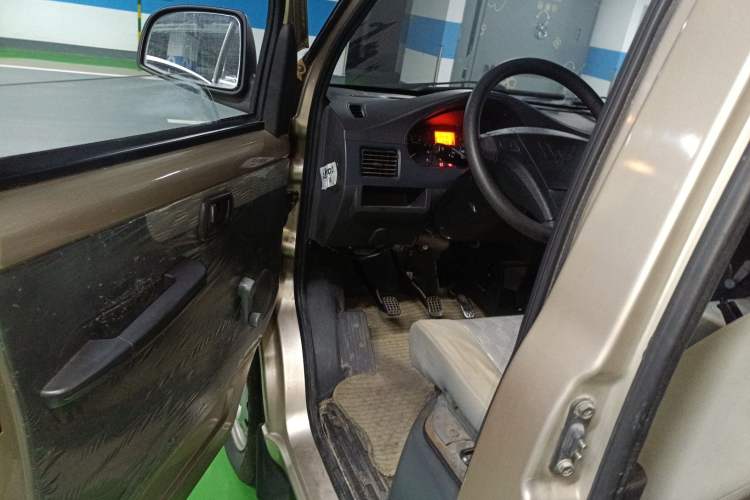 Used Wuling Rongguang 2011 1.2L Base Version