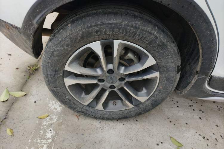 Used Geely Auto Vision X3 2019 Upgraded Model 1.5L Manual Luxury Version
