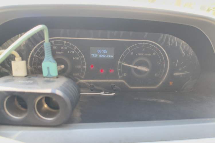 Used SAIC MAXUS Xintu V80 2021 2.0T Manual Classic Aoyuntong Long Wheelbase Mid-Roof 6/7/8/9-Seater