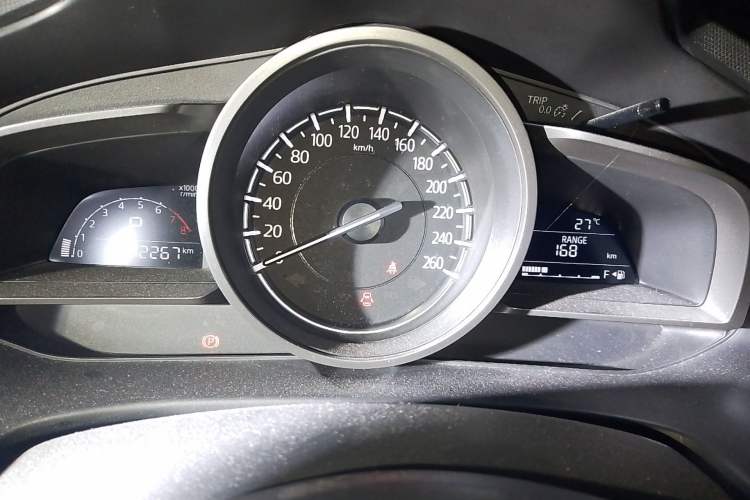 Used Mazda 3 Axela 2017 Sedan 1.5L Automatic Luxury Model Emission Standard China V
