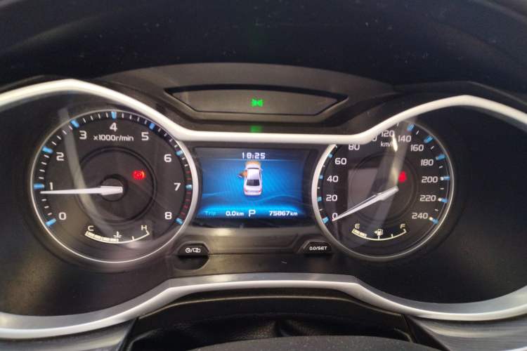 Used Geely Auto Emgrand 2017 Sedan Million Edition 1.5L CVT Upward Connectivity Version
