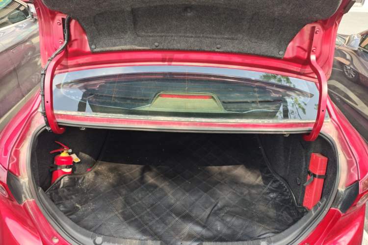 Used Mazda 3 Axela 2014 Sedan 1.5L Automatic Comfort Model