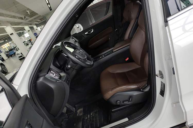 Used Volvo XC60 2021 T5 4x4 Smart Luxury Edition