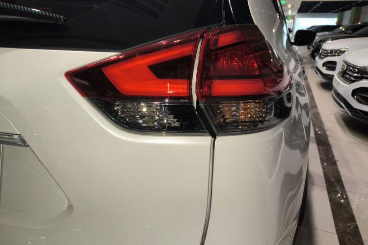 Used Nissan X-Trail 2021 2.0L CVT 2WD XL ITS Comfort Commemorative Edition Right Rear Taillight