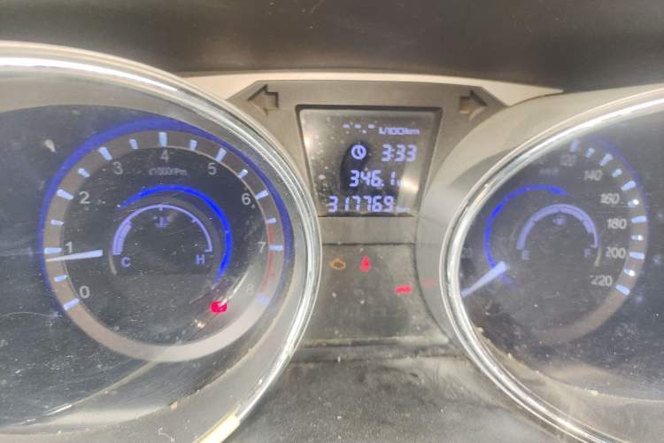 Used JAC Group Refine M2 2013 1.5L Manual Luxury 5-Seater