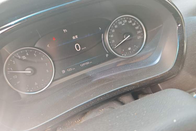 Used Buick GL8 2020 Land Business Class 652T Luxury Model Odometer Close Up