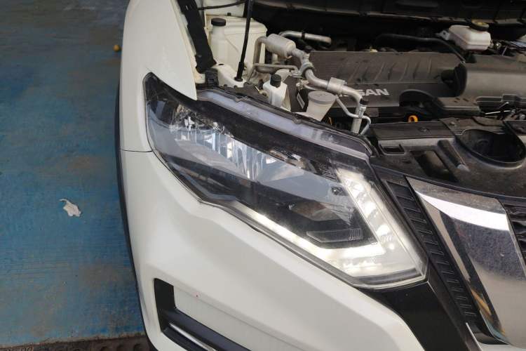 Used Nissan X-Trail 2021 2.0L CVT 2WD XE Fashion Edition Right Front Headlight