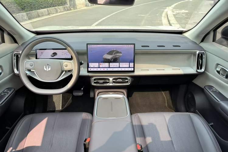 Used Leapmotor B10 2025 510 Joyful Edition Center Console