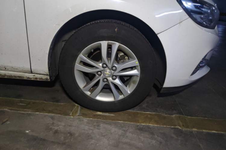 Used Chevrolet Cavalier 2019 325T Dual-Clutch Xinyue Edition Right Front Wheel Hub