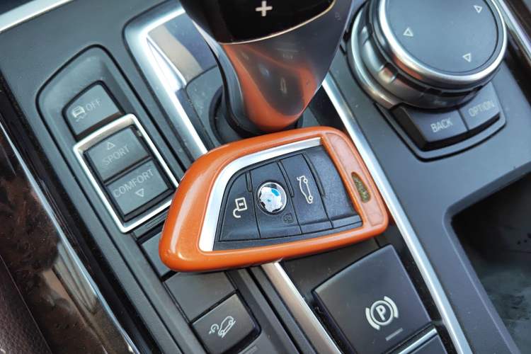 Used BMW X5 2015 xDrive28i
