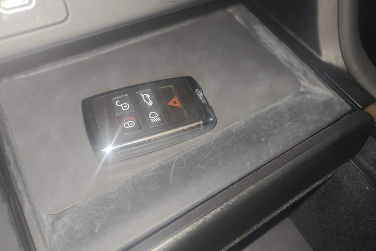 Used Land Rover Discovery Sport 2024 Performance Tech Edition
