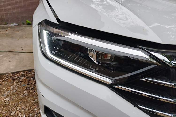 Used Volkswagen Sagitar 2021 280TSI DSG Comfort Connect Edition Right Front Headlight