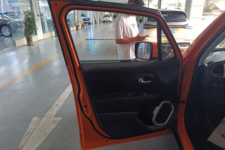 Used Jeep Renegade 2017 180T Automatic High-Energy Version