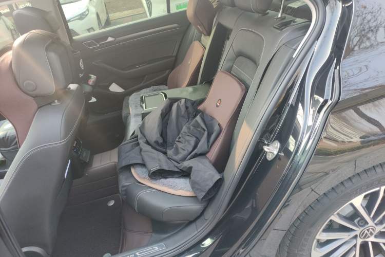 Used Volkswagen Magotan 2020 330TSI DSG Luxury Edition Left Rear Seat