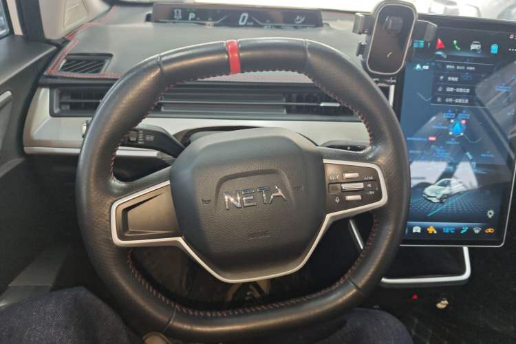 Used NETA V 2022 Chao 300 Lite Ternary Lithium Steering Wheel