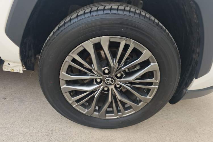 Used Toyota Wildlander 2023 2.0L CVT Four-Wheel Drive Luxury PLUS Edition Right Front Wheel Hub