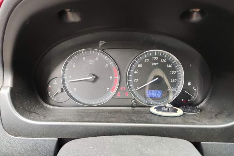 Used BAIC Weiwang M20 2017 1.5L M20S Basic Version DAM15DL Instrument Cluster