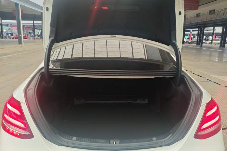 Used Mercedes-Benz E-Class 2019 Restyled E 300 L Sporty and Stylish Edition
