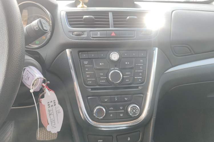 Used Buick Encore 2015 1.4T Automatic Two-Wheel Drive Urban Elite Version