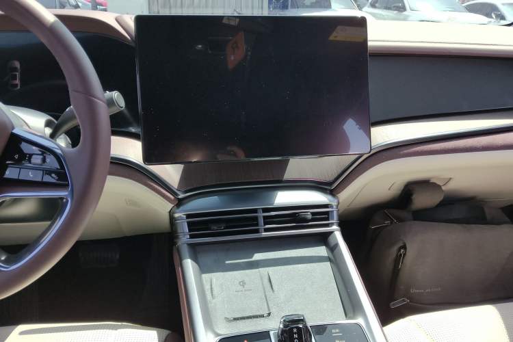 Used BYD Seal 2023 DM-i 1.5T 121km Prestige Model Audio And AC Panel