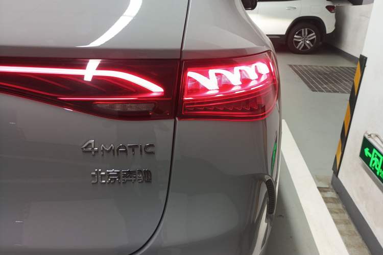 Used Mercedes-Benz EQE SUV 2023 350 4MATIC Luxury Edition Right Rear Taillight