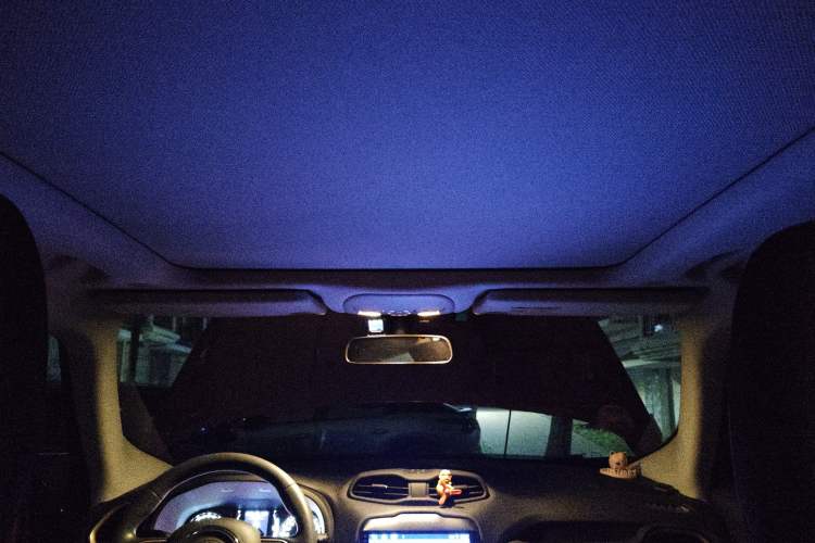 Used Jeep Renegade 2018 Connected Large Screen Version 180T Automatic High-Energy Edition Headliner