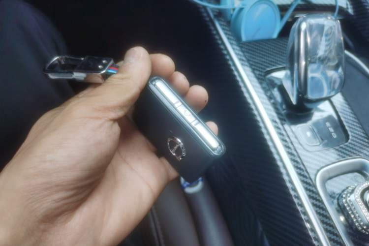 Used Volvo XC60 New Energy 2022 T8 Plug-in Hybrid Long-Range All-Wheel Drive Luxury Edition
