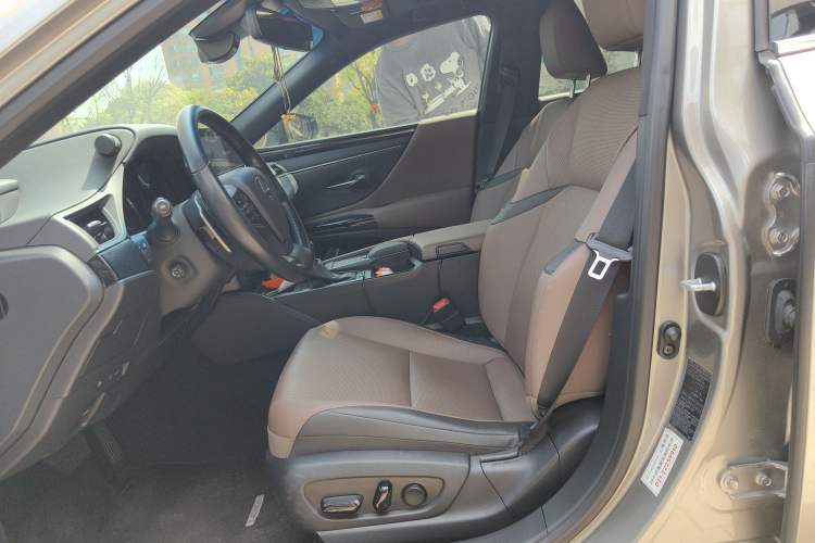 Used Lexus ES 2022 300h Excellence Edition