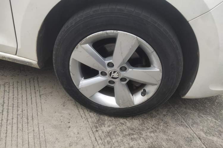 Used Skoda Rapid 2013 1.6L Automatic Smart Selection Model