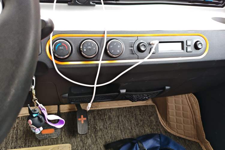 Used Wuling Hongguang MINIEV 2020 Enjoyment Model Lithium Iron Phosphate Audio And AC Panel