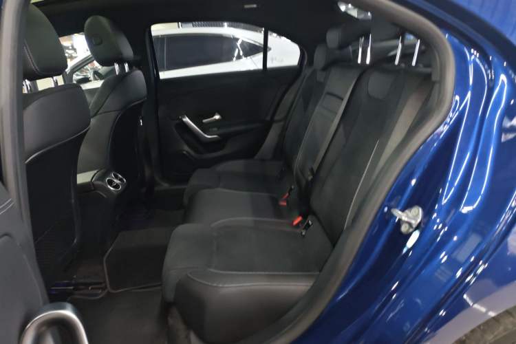 Used Mercedes-Benz A-Class 2022 Revised Version A 200 L Sport Sedan Fashionable Style Left Rear Seat