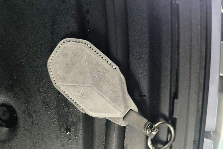 Used Formula Leopard 5 2023 Navigator Edition
