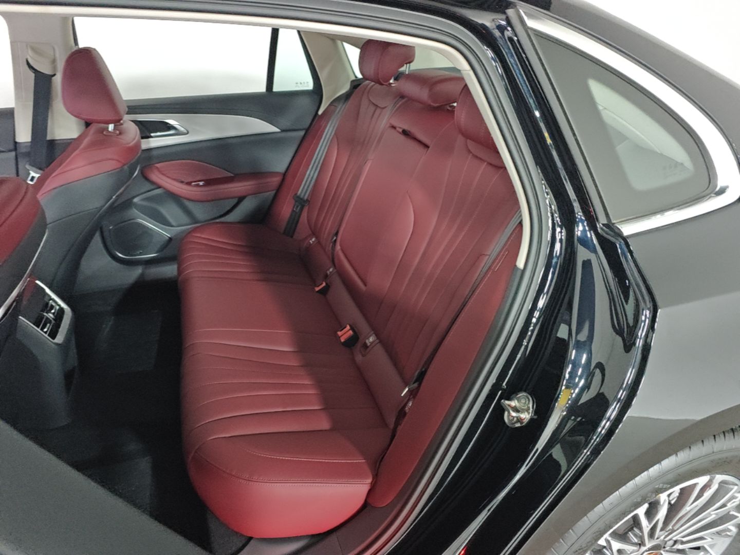 Hongqi H5 2025 2.0T Automatic Flagship 500 000th Unit Anniversary Edition — снимка 20