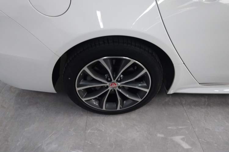 Used Jaguar XFL 2019 XFL 2.0T 250 PS Two-Wheel-Drive Luxury Edition