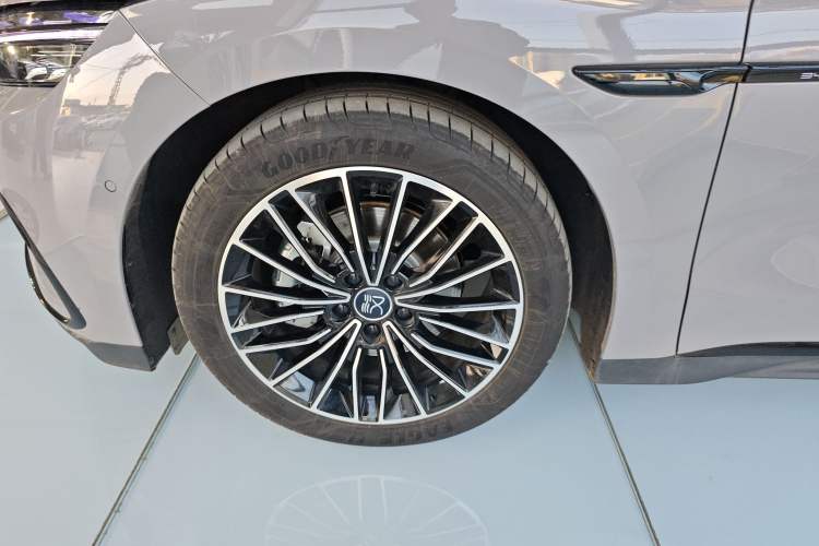 Used BYD Han 2025 DM-i Intelligent Driving Edition 125KM LiDAR Flagship Model