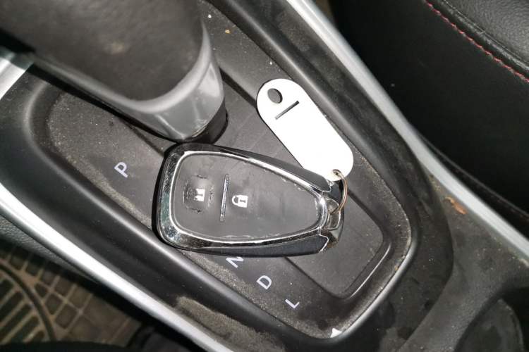 Used Chevrolet Trax 2019 Redline 325T Automatic Fun Edition China VI Standard Vehicle Key