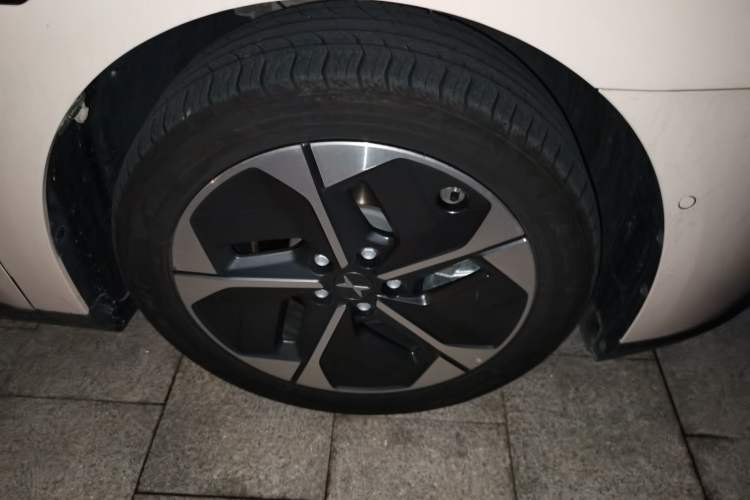 Used XPeng MONA M03 2024 515 Long-Range Right Front Wheel Hub