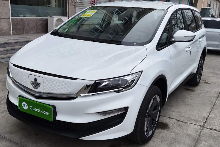 Used Livan Maple 80v L 2024 515 km Range 7 Seats