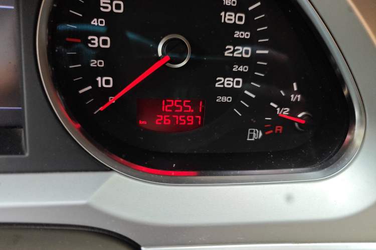 Used Audi A6L 2009 2.4L Luxury Edition Odometer Close Up