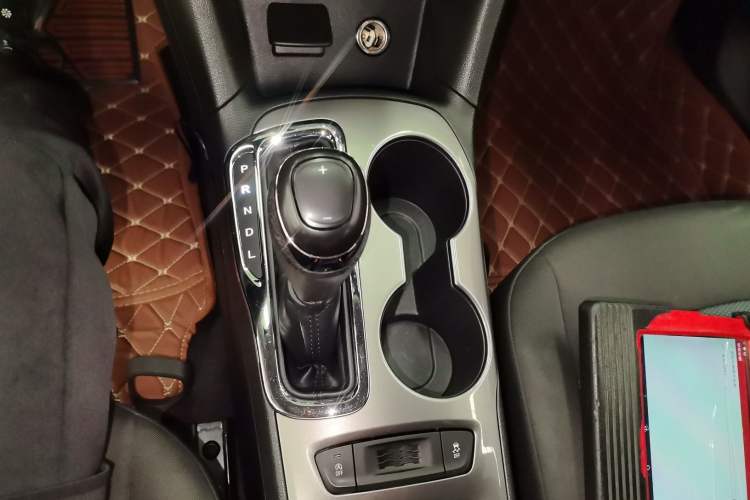 Used Chevrolet Cruze 2017 1.5L Automatic Pioneer Sunroof Edition
